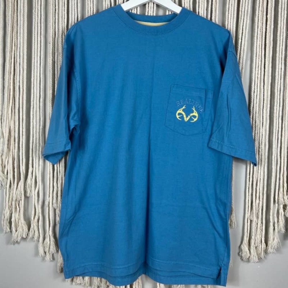REALTREE Light Blue Front Pocket T-shirt